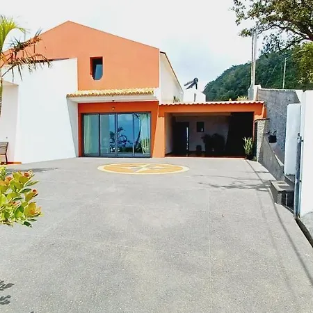 Luz - Family House Vacations- Large Private Outdoor Area *