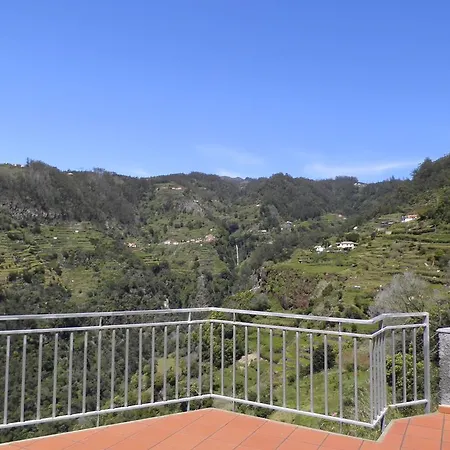 Luz - Family House Vacations- Large Private Outdoor Area * Santa Cruz (Madeira)