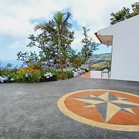 Luz - Family House Vacations- Large Private Outdoor Area Santa Cruz (Madeira)