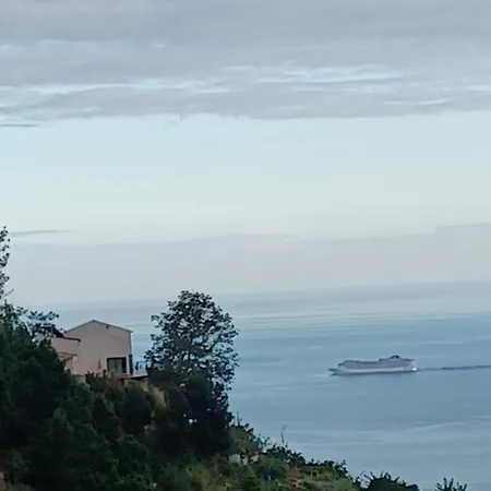 Villa Luz - Family House Vacations- Large Private Outdoor Area Santa Cruz (Madeira)