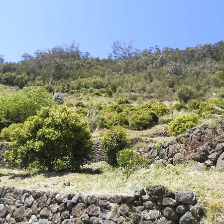 Luz - Family House Vacations- Large Private Outdoor Area * Santa Cruz (Madeira)