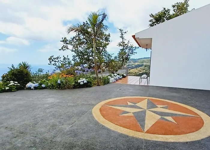 Luz - Family House Vacations- Large Private Outdoor Area Santa Cruz (Madeira)