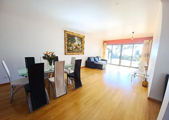 Luz - Family House Vacations- Large Private Outdoor Area