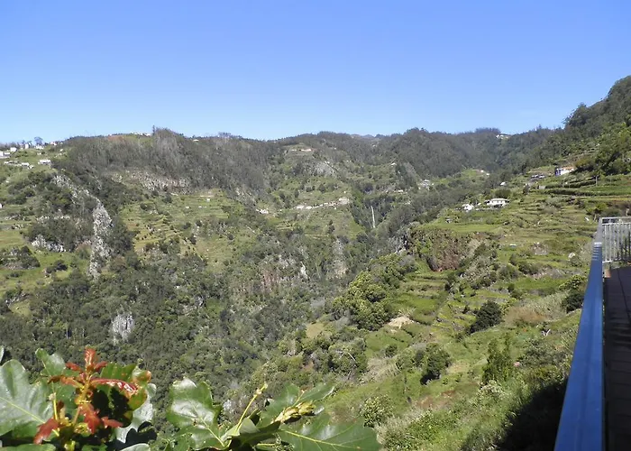 Luz - Family House Vacations- Large Private Outdoor Area Villa Santa Cruz (Madeira)