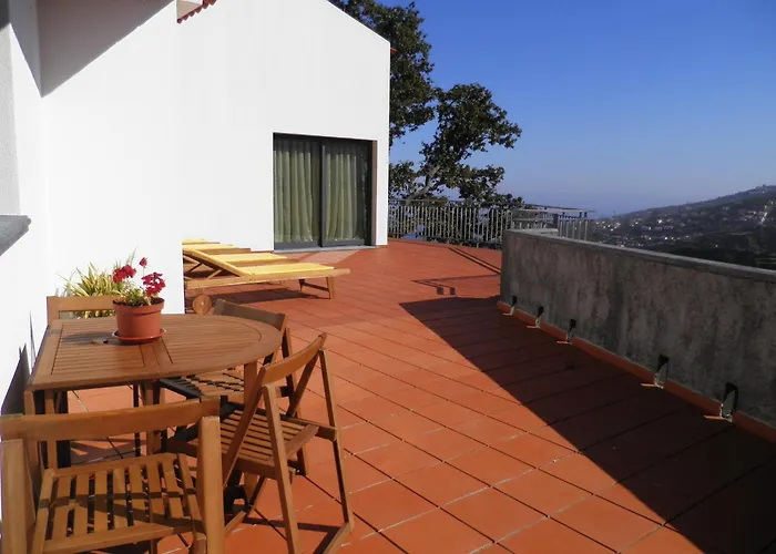 Luz - Family House Vacations- Large Private Outdoor Area Santa Cruz (Madeira)