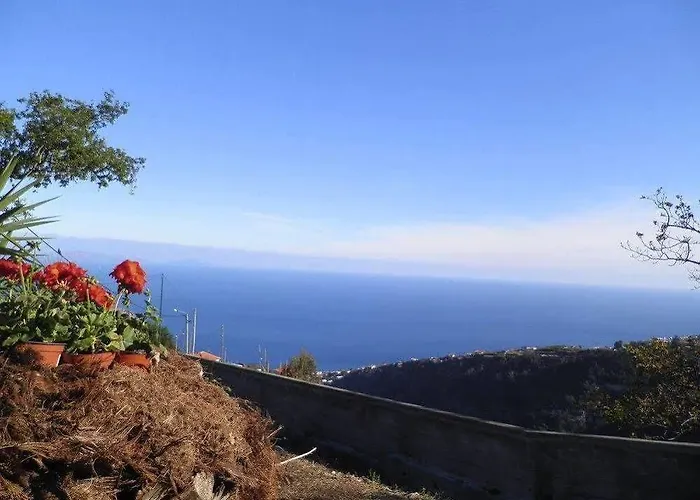 Luz - Family House Vacations- Large Private Outdoor Area