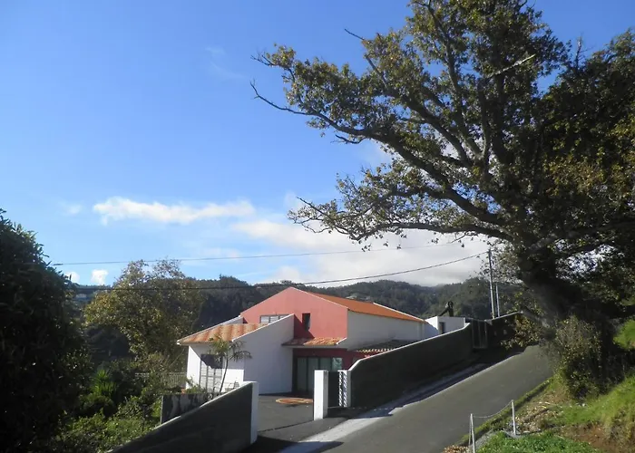 Luz - Family House Vacations- Large Private Outdoor Area * Santa Cruz (Madeira)